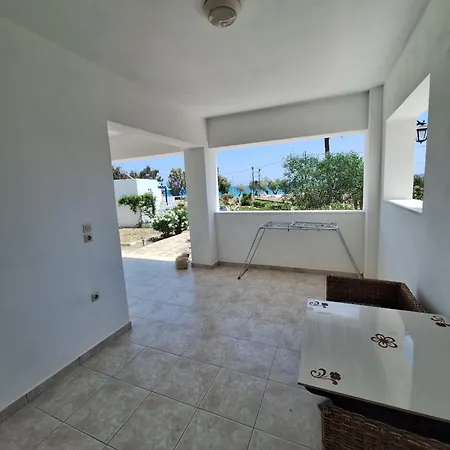 Iris Studios Apartment