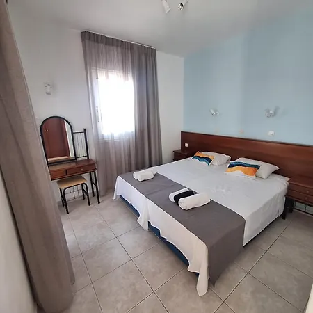 Iris Studios Apartment